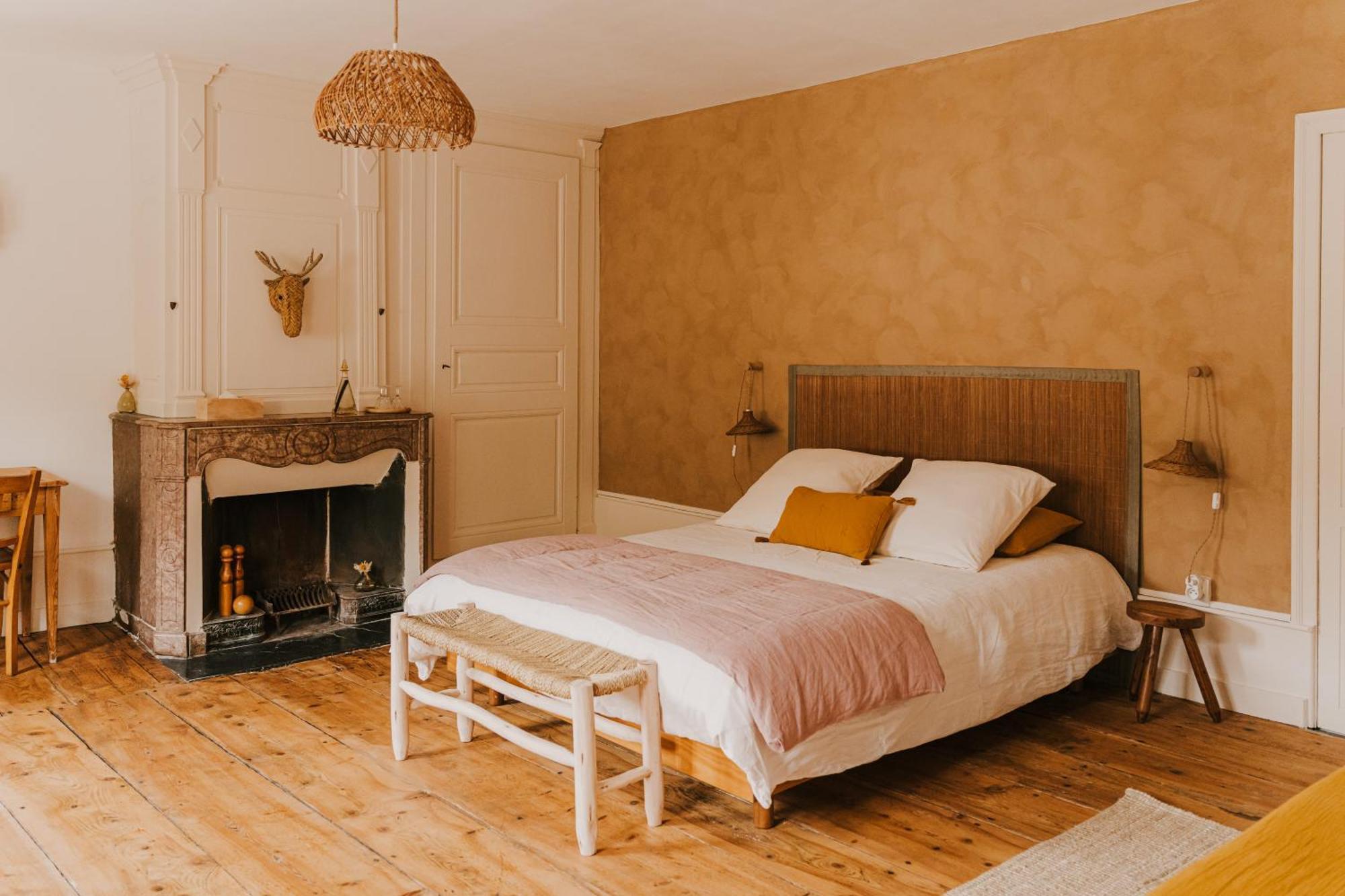 Maison D'Hotes Et Gite De Charme Avec Piscine, La Lhuiseraie Exteriér fotografie